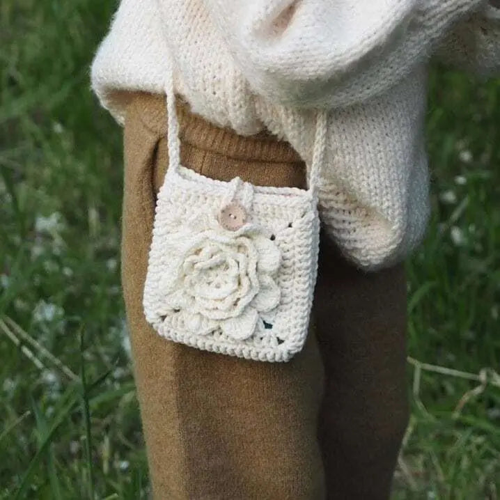 Gehaakte tas met bloem Wit